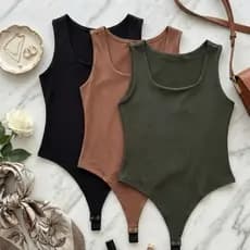 Kit 3 Body Blusa Regata Feminina Suplex Plus Size Ajustada Decote Reto Moda Atual Chic Dia a Dia