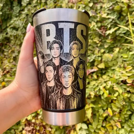 Copo Térmico BTS LANÇAMENTO 473ml Personalizado – Gravação 360°