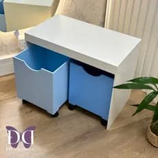Organizador de Brinquedos em MDF Bancada Infantil 2 Gavetas Com Rodinhas