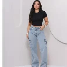 Calça Cargo Feminina Jeans Clara  Confortável Estilosa  Casual Premium Moderna Versátil Elegante....