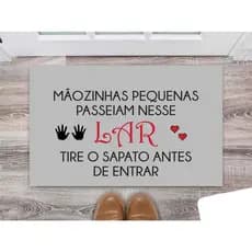 Tapete Capacho Decorativo Entrada Porta Sala Mãozinhas Pequenas passeiam nesse lar, tire o sapato antes de entrar Colori