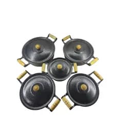 Jogo de 05 Panelas de Aluminio Fundido, Batido Craqueado na cor Preto com Tampa