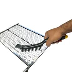 Escova de Aço com Raspador Manual para Limpeza de Grelha e Churrasqueira - Alta Resistência