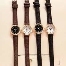 2026 Nova Moda Feminina Relógio De Pulso De Quartzo , Pulseira De Couro Fina Simples Mostrador Redondo Casual Feminino V