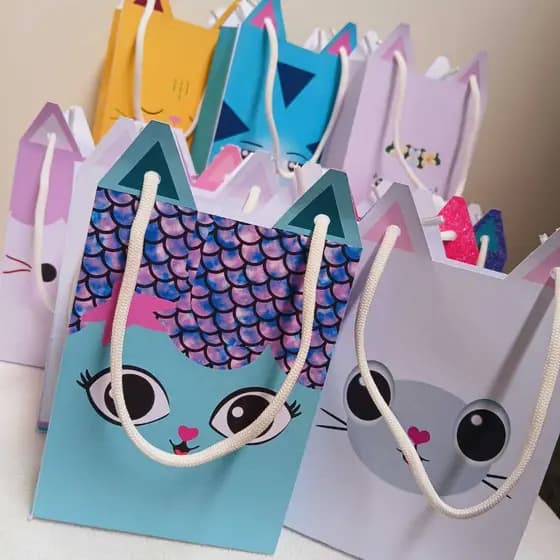 10 Sacolinhas no tema A casa Mágica da Gabby - Pegue e Monte - Lembrancinha infantil - PRONTA ENTREGA