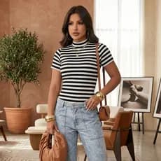 T-Shirt Feminina Listrada Canelada | Básica Premium que Combina com Tudo