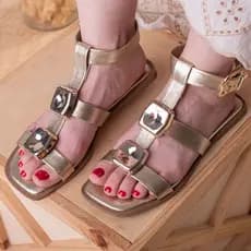 Sandália Feminina Rasteira Aplicação Elegante Fashion Luxo Rasteirinha Casual Confortável
