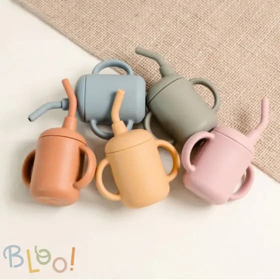 Copo Infantil Com Canudo Em Silicone Para Bebes E Crianças