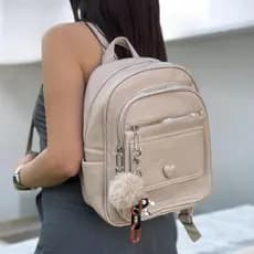 Bolsa Mochila Feminina Pequena Couro Pompom Com Divisoes Social Fashion Para Mulheres Adolescentes