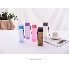 Garrafa Squeeze Plástica Quadrada 500ml Com Alça E Tampa Rosca Agua Suco E Bebidas Multiuso