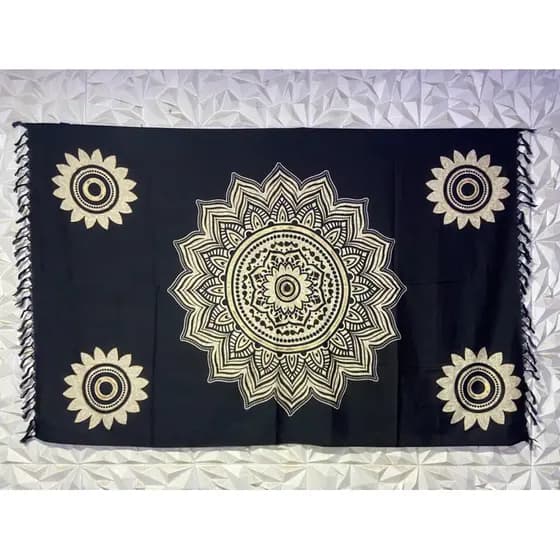 Canga de Praia Grande Feminina Unissex Saída de Praia Toda em Poliéster Mandala Flower Fundo Bege