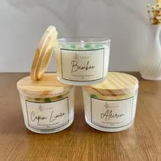 Kit com 3 Velas Aromáticas Perfumadas Bamboo, Alecrim e Capim Limão com Cristais de Quartzo Verde