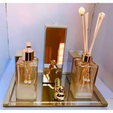 Kit Super Luxo Lavabo Saboneteira e Difusor De Varetas com Trio Organizador Dourado e Bandeja