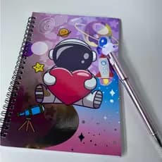 Caderno argolado astronauta kit com caneta Volta as aulas 2024