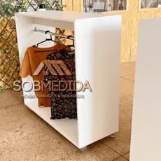 Balcão Arara Expositor Para lojas ( Cabideiro )