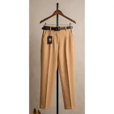 Calça feminina alfaiataria risca giz. Tamanho M