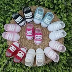 Sapatos de Bebê Recém-Nascidos Tênis Sola Macia Multicolorida Passeio Casuais Meninos e Meninas