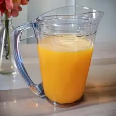 Jarra de Acrílico Sangel de 1,5 L com Tampa Para Suco e Água