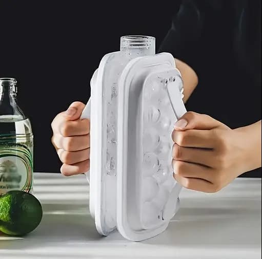 Garrafa Forma de Gelo 2 em 1 Esfera Silicone Ice Maker 14 Bolas Drinks (Cores Sortidas)