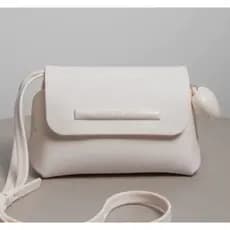 Bolsa feminina transversal à prova d'água com alça ajustável para maior conforto.