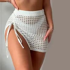Saia Curta Saída de Praia Piscina Feminina Tricô Crochê com Fenda Lateral e Cordão Moda Verão 2025 Pinterest Blogueira