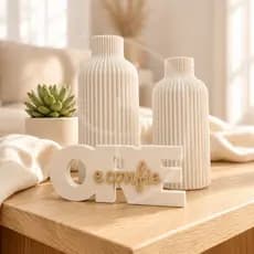 Kit Decorativo Sala Vasos Cachepot Minimalista + Letreiro Ore e Confie