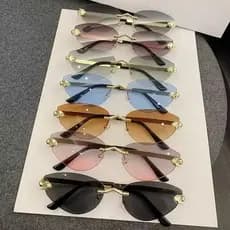 Óculos de sol triangulares com design exclusivo para mulheres