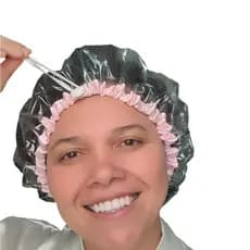 Touca  plástica  de banho com regulagem adulto e infantil