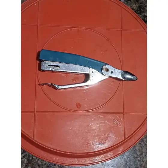 Grampeador Ret-lit m-003 azul - USADO