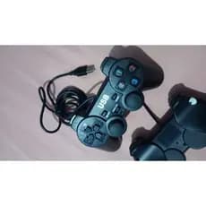 01 controle com conexão via USB , para jogos de computador .