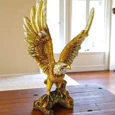 Estátua de Luxo Águia Dourada em Resina – Decoração Elegante para Sala, Escritório, Estante ou Mesa