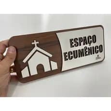 Placa Sinalização Espaço Ecumênico Feita de Madeira MDF Moderna