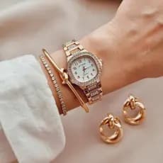Kit Conjunto Relógio Feminino Dourado com Bracelete Pulseira e Brincos Acessórios Femininos Relogio