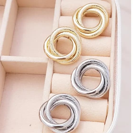 Brincos Femininos Ninho Trançado Luxo Dourado ou Prata Tamanho Brinco Feminino Pequeno Moda Liso
