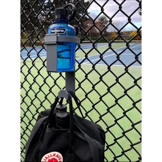 ​Suporte Gancho de Cerca ou tela para Garrafa de Água e Mochila Beach Tennis Tênis Academia Organizador de Grade