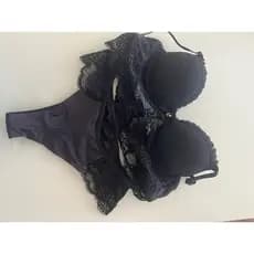 Conjunto de calcinha e sutiã P preto
