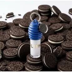 Gloss Lip Oreo Chaveiro - Hidratante Labial - Compacto - Cheiro de Oreo