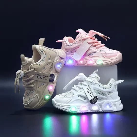 2026 Novo Estilo tênis infantis meninos estudantes casuais sapatos de placa alta meninas sapatos de bebê LED sapatos