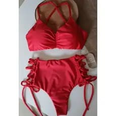 Biquíni Top Franzido, Hot Pants trançado, Biquíni Cintura alta,  Biquíni vermelho