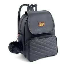 Bolsa Mochila Feminina Mochila de Couro Feminina de MODA COM CHAVEIRO POMPOM