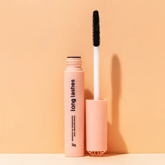 Máscara de Cílios Long Lashes Miss Lary – Alongamento, Definição e Resistente à Água