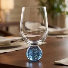 Taça de Vidro Moderna com Base Esférica Azul – Copo Decorativo Elegante 540ml