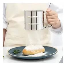 Polvilhador Peneira Inox com Gatilho – Peneirador de Farinha, Açúcar e Tapioca para Confeitaria