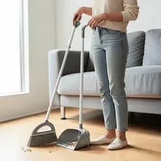 Kit Vassoura com Pá Coletora Cabo Longo Pente Removedor de Pelos Limpeza Prática Compacta