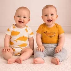 Trio Calça com body Conjunto bebê menino Original Importado 3 a 24 meses