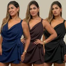 Macaquinho Plus Size Shorts Saia Elegante Curto Decote V Soltinho e Modela o Corpo