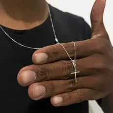 Corrente Banhada a Prata 925 Cordão Veneziana 70cm 1 mm com Pingente Cruz UnissexCorrente Banhada a Prata 925 Cordão Veneziana 70cm 1 mm com Pingente Cruz Unissex