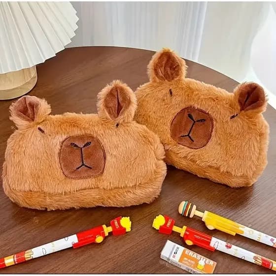 Estojo Escolar Pelúcia Capivara Fofinho