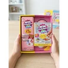 Mini Geladeira Mini Brand Brinquedo Fill The Fridge Com 2 Cápsulas Surpresa Mini Itens Colecionáveis Azul e Rosa