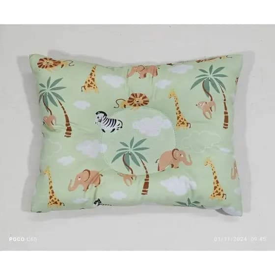 Travesseiro Infantil Safari Verde floresta Antialergico Hipoalergênico 180 Fios Todo Branco com Furinho para Cabeça